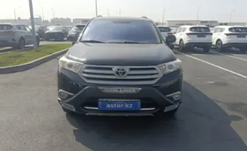 Toyota Highlander 2014 года за 13 000 000 тг. в Алматы фото 2
