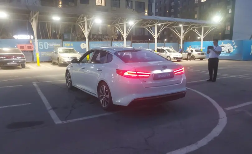 Kia K5 2016 года за 9 600 000 тг. в Алматы фото 4