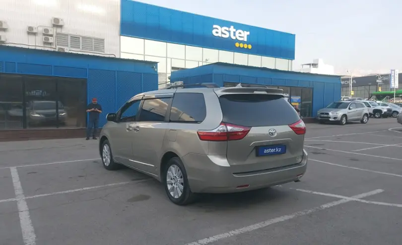 Toyota Sienna 2015 года за 15 000 000 тг. в Алматы фото 4