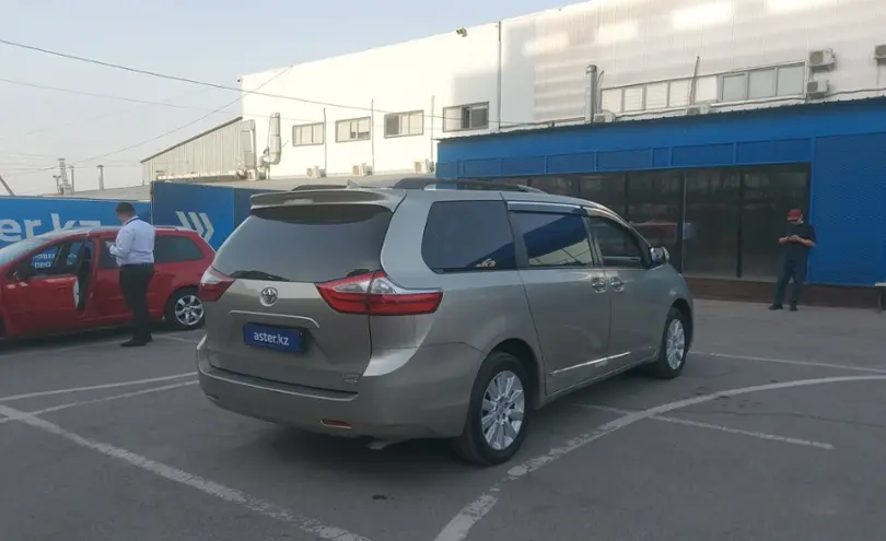 Toyota Sienna 2015 года за 15 000 000 тг. в Алматы фото 3