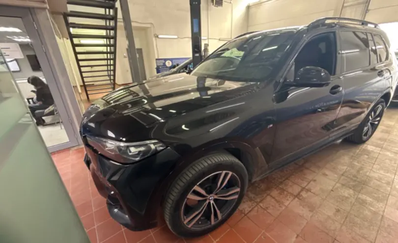 BMW X7 2020 года за 38 000 000 тг. в Астана