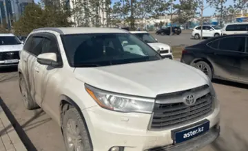 Toyota Highlander 2014 года за 17 000 000 тг. в Астана фото 3