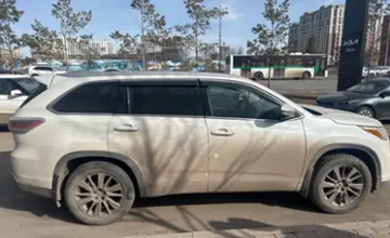 Toyota Highlander 2014 года за 17 000 000 тг. в Астана фото 4