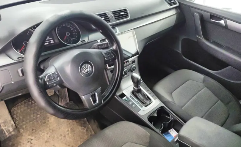 Volkswagen Passat 2014 года за 6 000 000 тг. в Астана фото 5