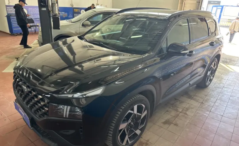 Hyundai Santa Fe 2023 года за 19 000 000 тг. в Астана