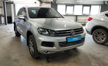 Volkswagen Touareg 2012 года за 13 000 000 тг. в Астана фото 2