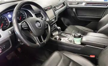 Volkswagen Touareg 2012 года за 13 000 000 тг. в Астана фото 5