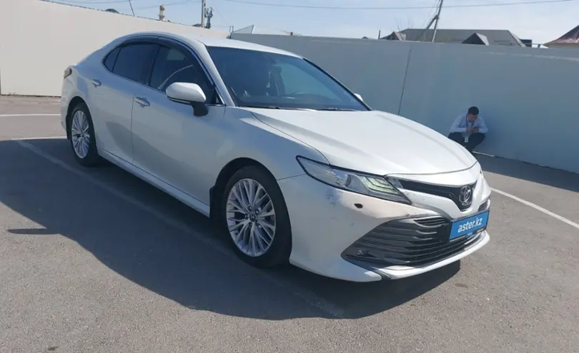 Toyota Camry 2019 года за 13 000 000 тг. в Шымкент фото 2