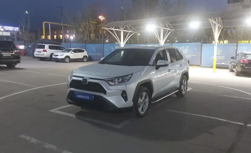 Toyota RAV4 2023 года за 16 500 000 тг. в Алматы