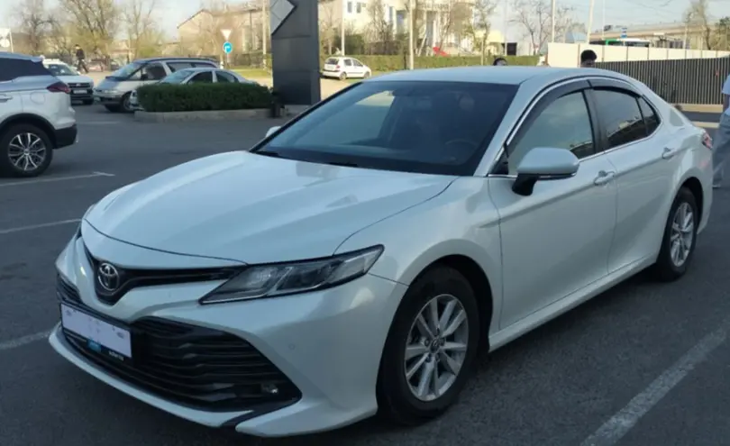 Toyota Camry 2018 года за 11 000 000 тг. в Шымкент
