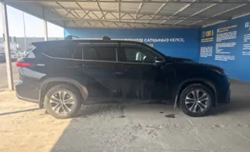 Toyota Highlander 2022 года за 20 000 000 тг. в Алматы фото 4