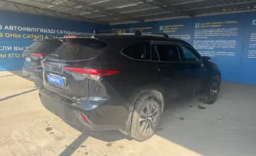 Toyota Highlander 2022 года за 20 000 000 тг. в Алматы