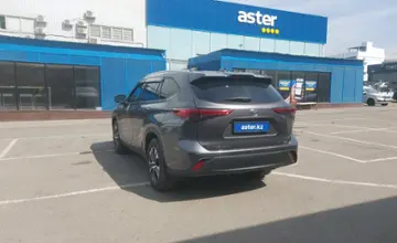 Toyota Highlander 2021 года за 18 000 000 тг. в Алматы фото 4