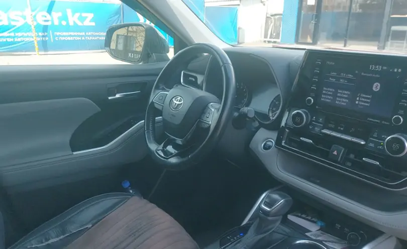 Toyota Highlander 2021 года за 18 000 000 тг. в Алматы фото 5