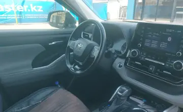 Toyota Highlander 2021 года за 18 000 000 тг. в Алматы фото 5