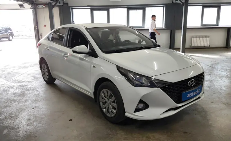 Hyundai Accent 2020 года за 6 500 000 тг. в Астана фото 2