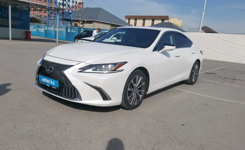 Lexus ES 2018 года за 18 000 000 тг. в Шымкент