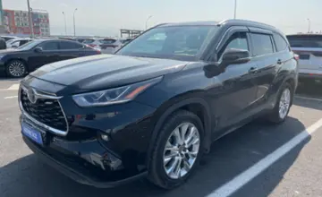 Toyota Highlander 2022 года за 21 000 000 тг. в Алматы фото 1