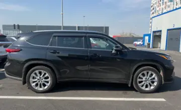 Toyota Highlander 2022 года за 21 000 000 тг. в Алматы фото 4
