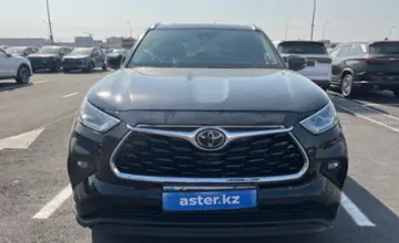 Toyota Highlander 2022 года за 21 000 000 тг. в Алматы фото 2