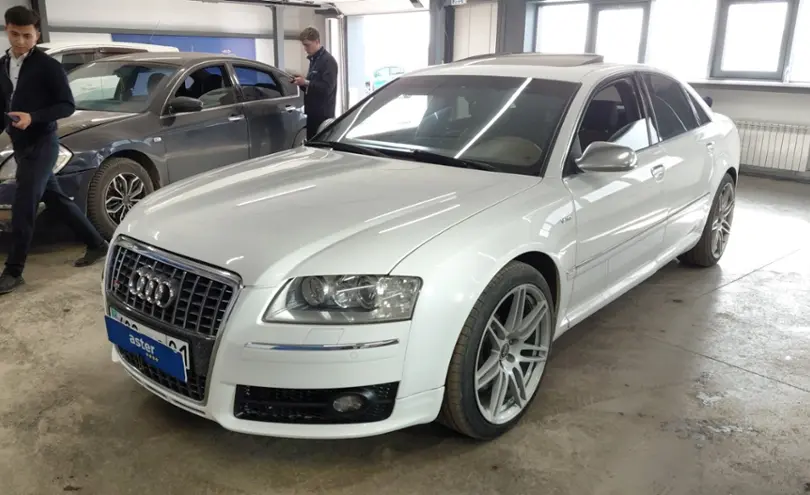 Audi S8 2006 года за 8 500 000 тг. в Астана