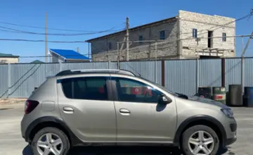 Renault Sandero 2015 года за 4 500 000 тг. в Атырау фото 4