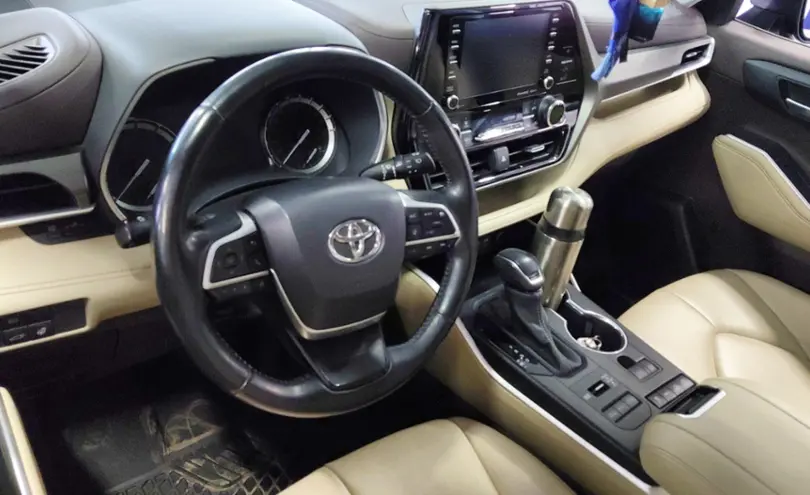 Toyota Highlander 2022 года за 27 000 000 тг. в Астана фото 5