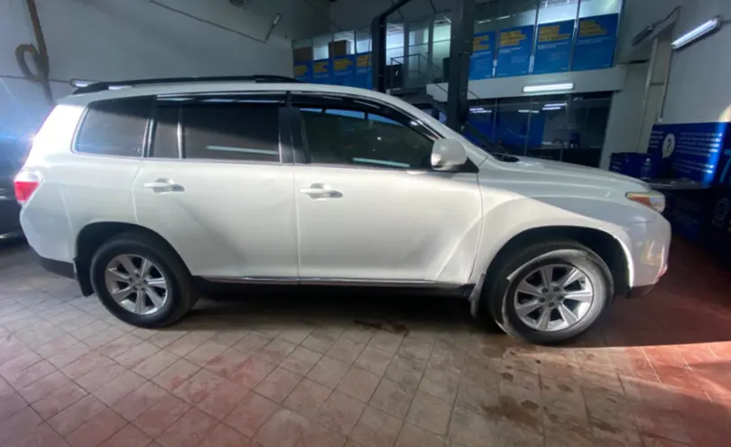 Toyota Highlander 2012 года за 13 000 000 тг. в Астана фото 4