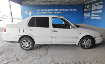 Volkswagen Vento 1998 года за 1 000 000 тг. в Алматы фото 4