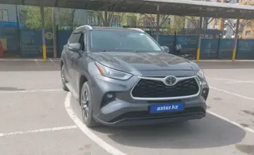 Toyota Highlander 2022 года за 28 000 000 тг. в Алматы фото 2