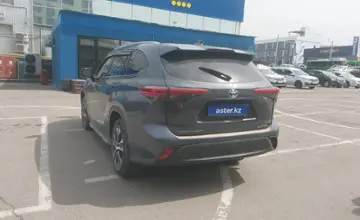 Toyota Highlander 2022 года за 28 000 000 тг. в Алматы фото 4