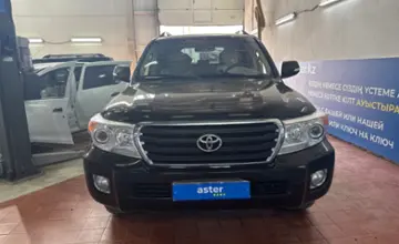 Toyota Land Cruiser 2014 года за 14 000 000 тг. в Астана фото 2