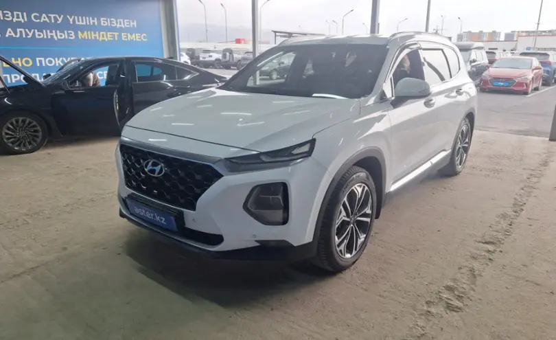 Hyundai Santa Fe 2018 года за 11 000 000 тг. в Алматы