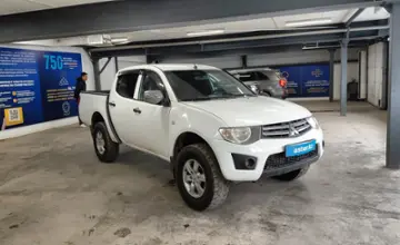 Mitsubishi L200 2014 года за 6 300 000 тг. в Астана фото 2