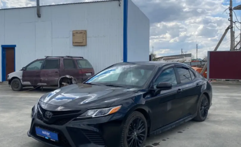 Toyota Camry 2019 года за 9 000 000 тг. в Атырау