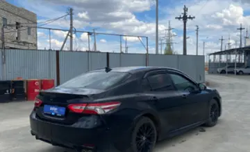 Toyota Camry 2019 года за 9 000 000 тг. в Атырау