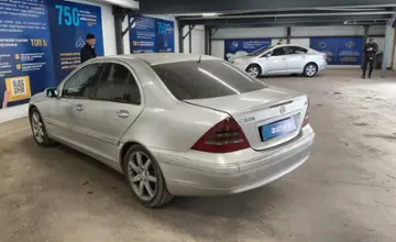 Mercedes-Benz C-Класс 2002 года за 2 000 000 тг. в Астана фото 4