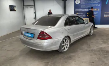 Mercedes-Benz C-Класс 2002 года за 2 000 000 тг. в Астана фото 3