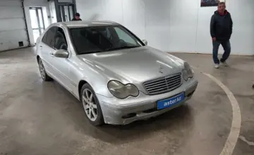 Mercedes-Benz C-Класс 2002 года за 2 000 000 тг. в Астана фото 2