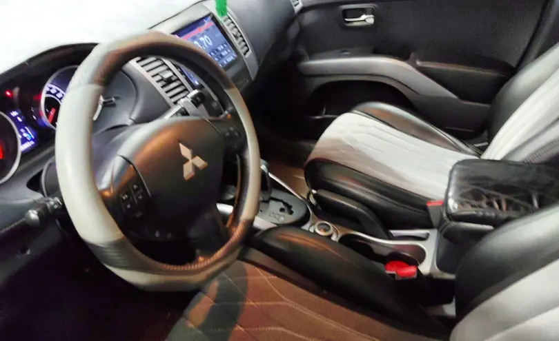 Mitsubishi Outlander 2012 года за 5 500 000 тг. в Астана фото 5