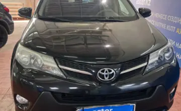 Toyota RAV4 2015 года за 10 000 000 тг. в Астана фото 2