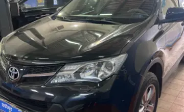Toyota RAV4 2015 года за 10 000 000 тг. в Астана фото 1