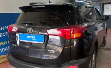 Toyota RAV4 2015 года за 10 000 000 тг. в Астана