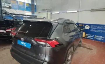 Toyota RAV4 2021 года за 13 700 000 тг. в Астана