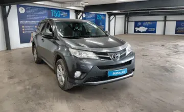 Toyota RAV4 2013 года за 9 800 000 тг. в Астана фото 2