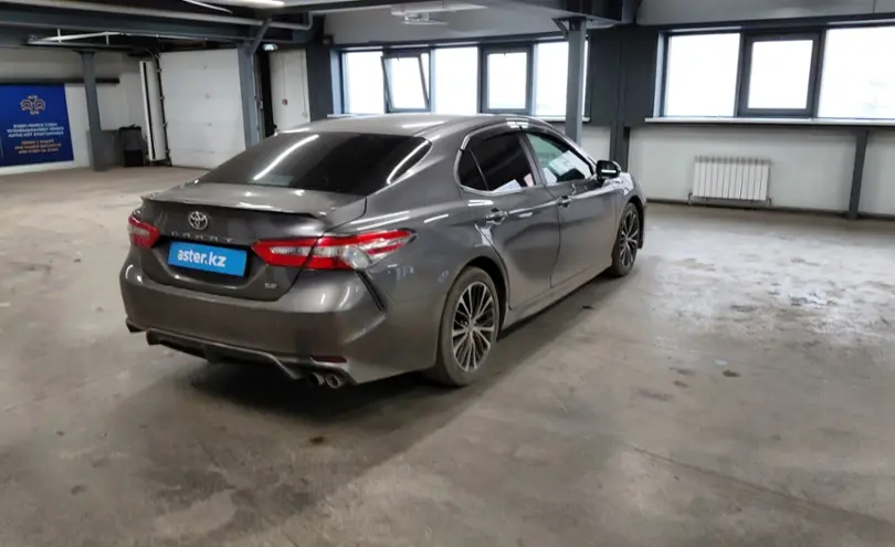 Toyota Camry 2018 года за 11 000 000 тг. в Астана фото 3