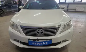 Toyota Camry 2014 года за 10 000 000 тг. в Астана фото 2