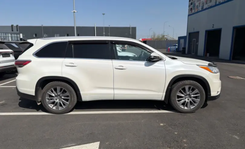Toyota Highlander 2014 года за 15 000 000 тг. в Алматы фото 4