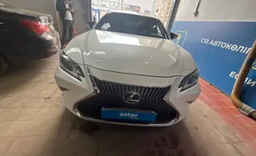 Lexus ES 2018 года за 20 000 000 тг. в Астана фото 2