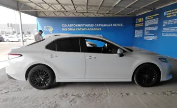 Toyota Camry 2019 года за 11 800 000 тг. в Алматы фото 4